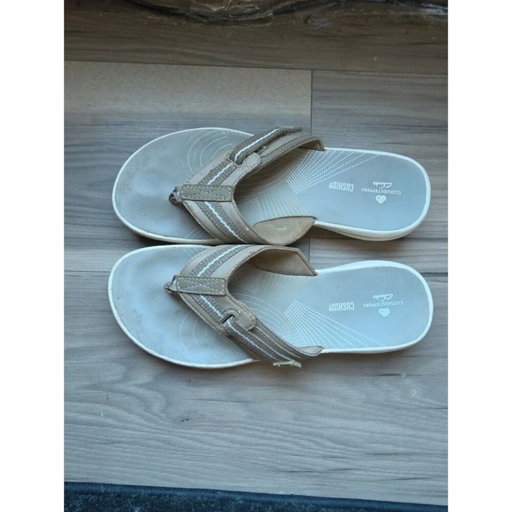 Brown Clarks Sandals size 7 womens